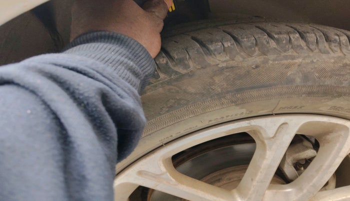 2022 Maruti Swift ZXI AMT, Petrol, Automatic, 46,350 km, tyre