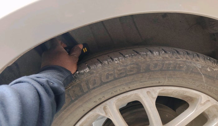 2022 Maruti Swift ZXI AMT, Petrol, Automatic, 46,350 km, tyre