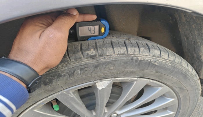 2017 Maruti Ciaz ZXI+, Petrol, Manual, 35,661 km, tyre