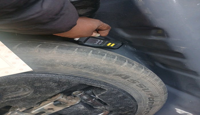 2017 Maruti Ciaz VDI+ SHVS, Diesel, Manual, 1,10,374 km, tyre