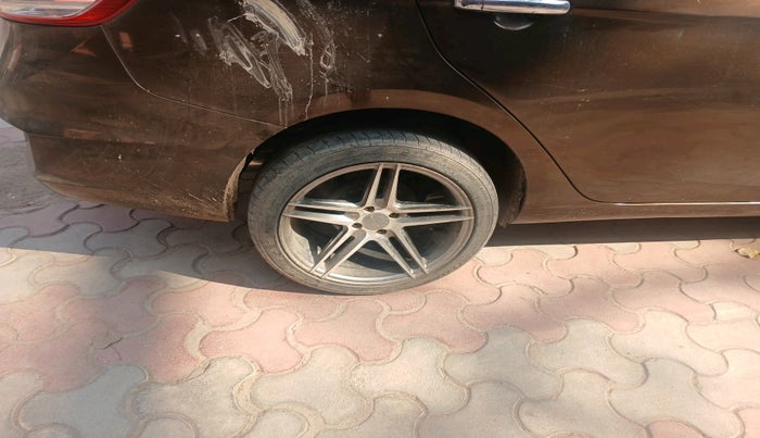 2017 Maruti Ciaz VDI+ SHVS, Diesel, Manual, 1,10,374 km, tyre