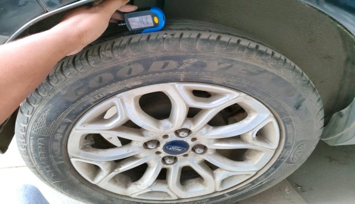 2015 Ford Ecosport TITANIUM 1.5L PETROL AT, Petrol, Automatic, 25,711 km, tyre