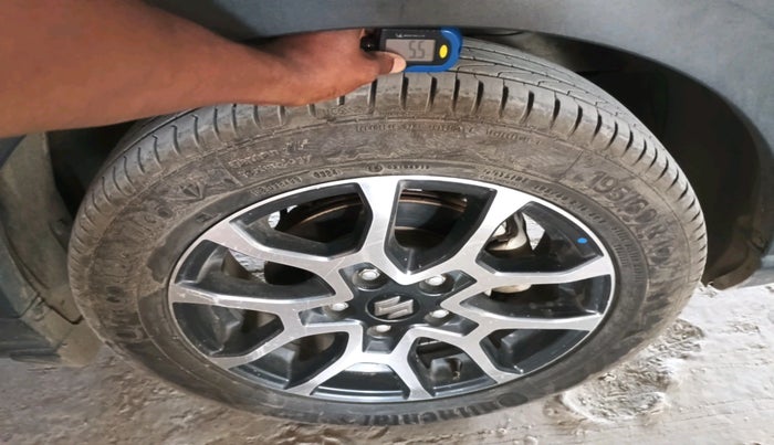 2023 Maruti XL6 ZETA CNG, Petrol, Manual, 62,473 km, tyre