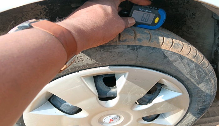 2015 Maruti Alto K10 VXI, Petrol, Manual, 40,124 km, tyre