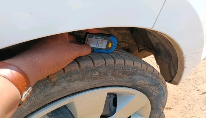 2015 Maruti Alto K10 VXI, Petrol, Manual, 40,124 km, tyre