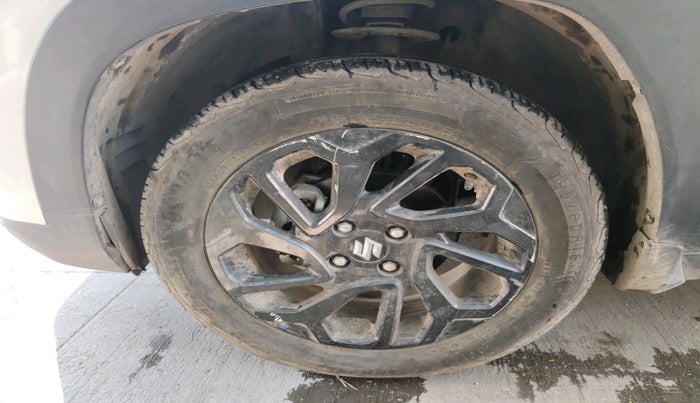 2023 Maruti FRONX DELTA PLUS 1.2L AGS, Petrol, Automatic, 13,892 km, tyre