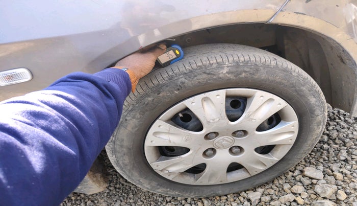 2013 Honda Brio S MT, Petrol, Manual, 86,819 km, tyre