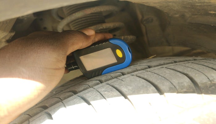 2020 Maruti XL6 ZETA MT, Petrol, Manual, 1,06,848 km, tyre