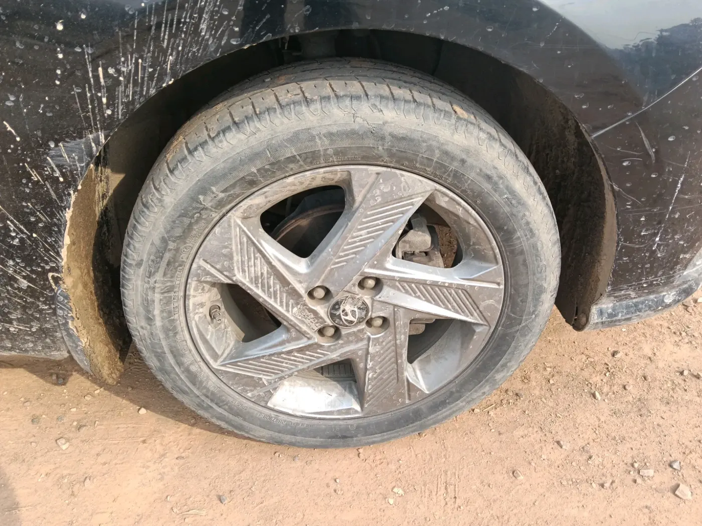 2022 Hyundai Verna SX 1.5 VTVT, CNG, Manual, 48,712 km, tyre