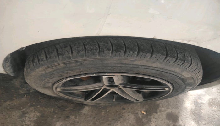 2014 Maruti Ertiga VDI, Diesel, Manual, 1,56,892 km, tyre