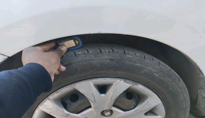 2015 Hyundai Grand i10 SPORTZ 1.2 KAPPA VTVT, CNG, Manual, 94,903 km, tyre