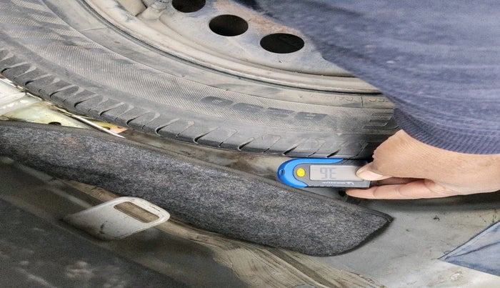 2015 Hyundai Grand i10 SPORTZ 1.2 KAPPA VTVT, CNG, Manual, 94,903 km, tyre