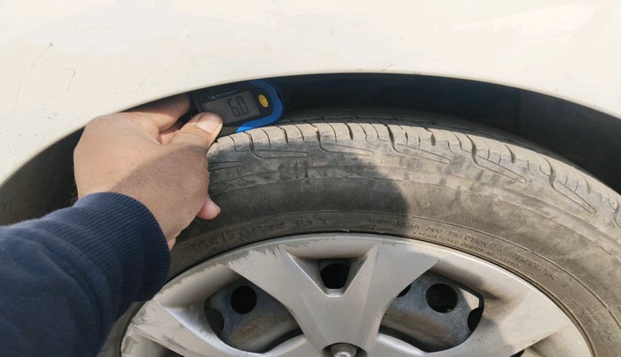 2015 Hyundai Grand i10 SPORTZ 1.2 KAPPA VTVT, CNG, Manual, 94,903 km, tyre