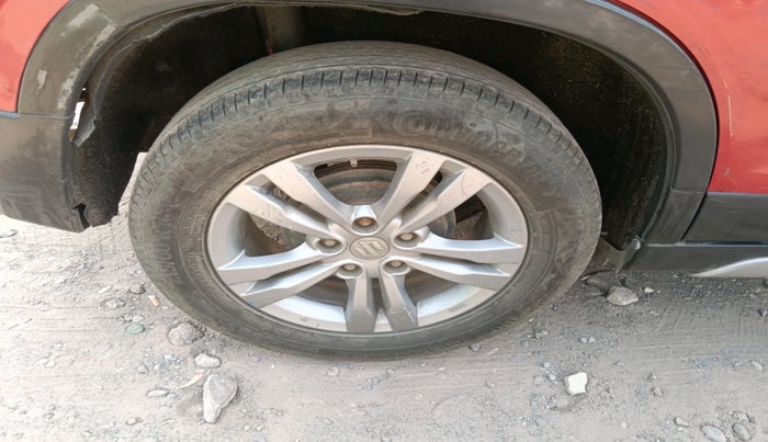 2016 Maruti Vitara Brezza ZDI PLUS DUAL TONE, Diesel, Manual, 2,03,026 km, tyre