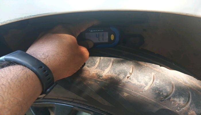 2011 Maruti A Star LXI, Petrol, Manual, 45,684 km, tyre