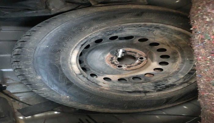 2021 Renault Kwid RXL, Petrol, Manual, 17,871 km, tyre