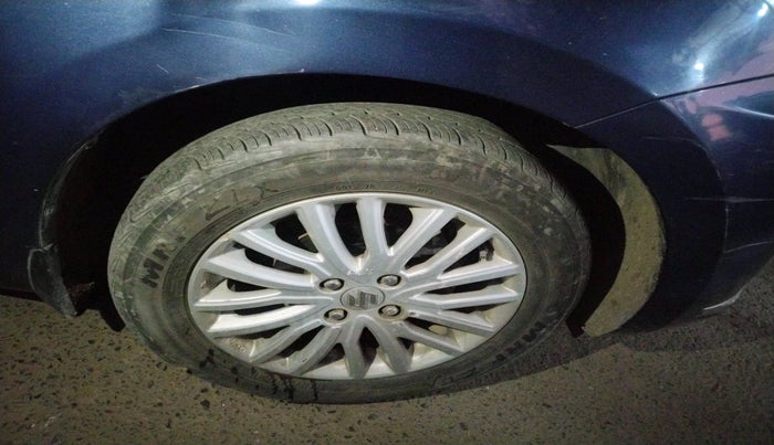 2017 Maruti Dzire ZXI, Petrol, Manual, 81,858 km, tyre
