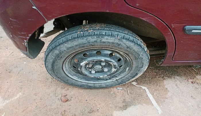 2012 Maruti Wagon R 1.0 LXI CNG, Petrol, Manual, 69,683 km, tyre