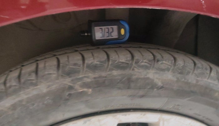 2015 Hyundai Xcent S 1.2, Petrol, Manual, 69,714 km, tyre