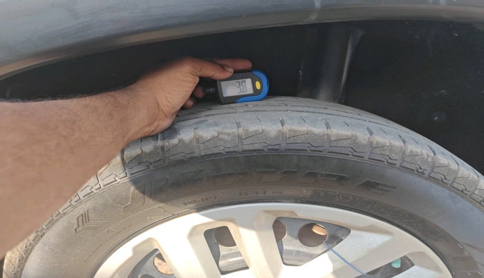 2020 Maruti Vitara Brezza VXI, Petrol, Manual, 82,186 km, tyre