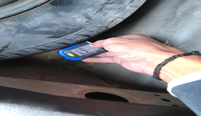 2011 Ford Figo EXI 1.2 PETROL, Petrol, Manual, 1,03,312 km, tyre