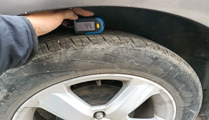 2011 Honda City 1.5L I-VTEC V MT, Petrol, Manual, 1,00,193 km, tyre