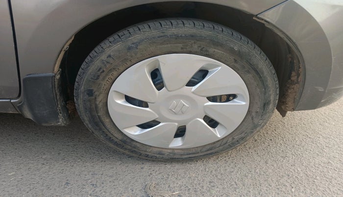 2016 Maruti Celerio VXI CNG, Petrol, Manual, 1,43,237 km, tyre