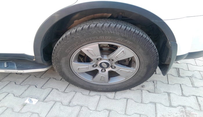 2015 Mahindra XUV500 W8, Diesel, Manual, 77,225 km, tyre