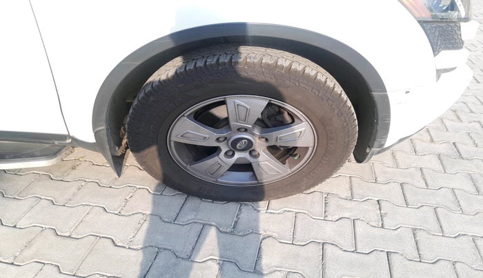 2015 Mahindra XUV500 W8, Diesel, Manual, 77,225 km, tyre