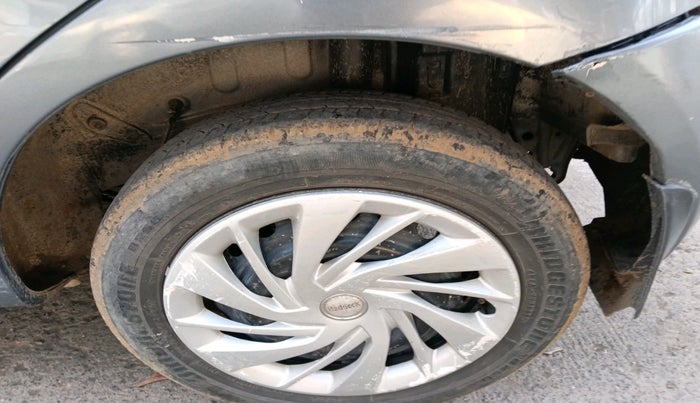 2016 Toyota Etios Liva GD, Diesel, Manual, 1,10,275 km, tyre