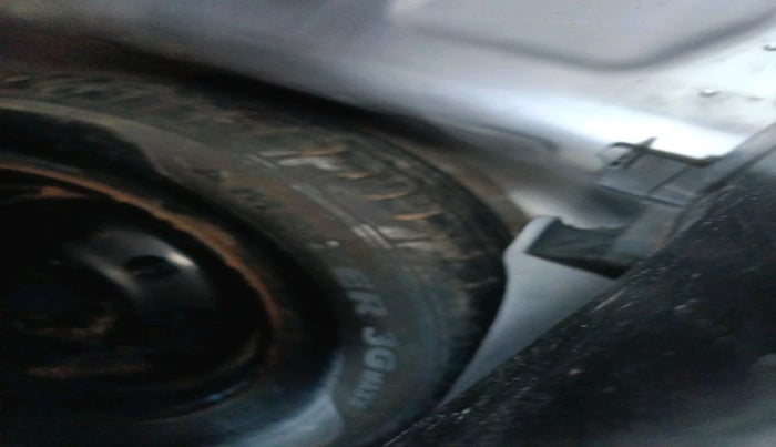 2018 Maruti Swift VXI AMT, Petrol, Automatic, 1,01,058 km, tyre