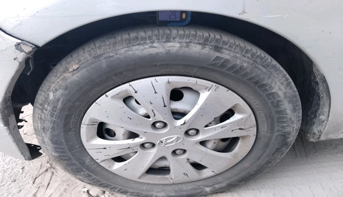 2013 Hyundai i10 MAGNA 1.1, Petrol, Manual, 66,971 km, tyre