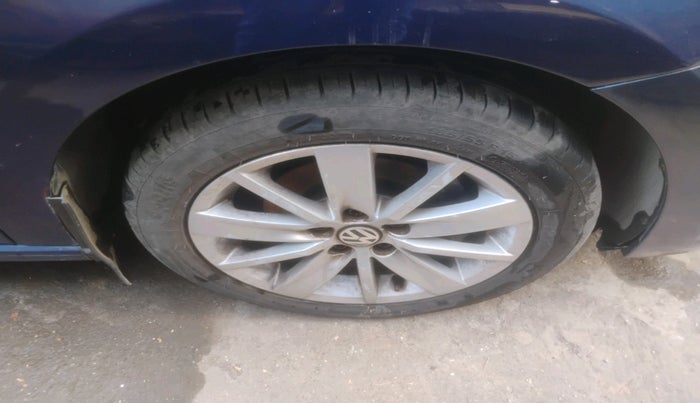 2012 Volkswagen Vento HIGHLINE DIESEL 1.6, Diesel, Manual, 1,93,325 km, tyre