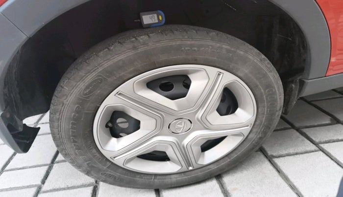 2022 Tata NEXON XMA SUNROOF PETROL, Petrol, Automatic, 13,621 km, tyre