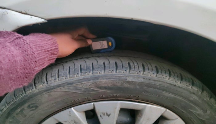 2011 Toyota Etios G, Petrol, Manual, 69,073 km, tyre