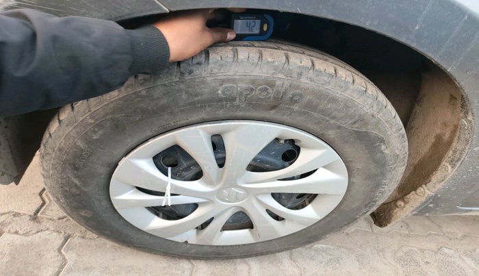 2021 Maruti Swift VXI, Petrol, Manual, 61,700 km, tyre