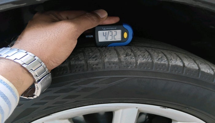 2014 Audi Q3 2.0 TDI QUATTRO, Diesel, Automatic, 1,17,177 km, tyre