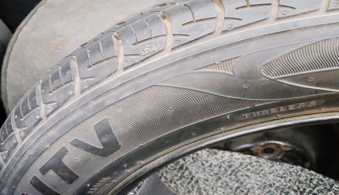 2017 Maruti Baleno ZETA PETROL 1.2, Petrol, Manual, 1,01,188 km, tyre