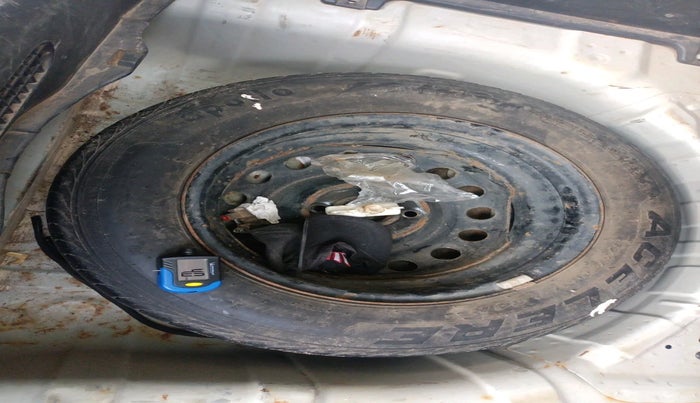 2013 Hyundai i20 MAGNA (O) 1.2, Petrol, Manual, 38,426 km, tyre