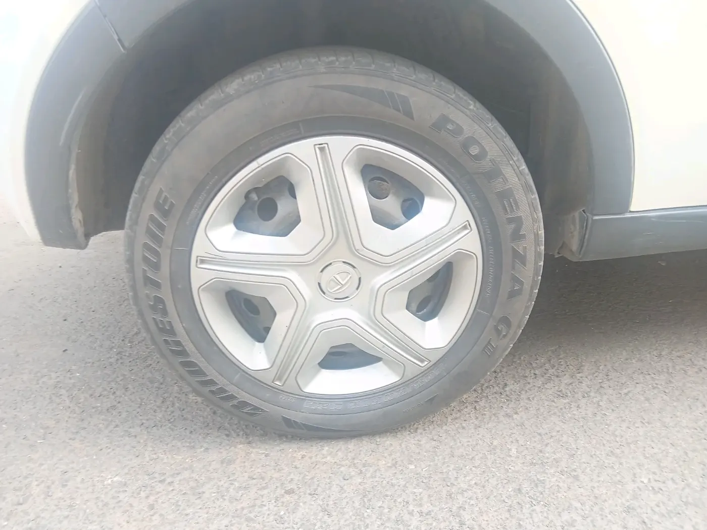 2019 Tata NEXON XM PETROL, Petrol, Manual, 1,03,918 km, tyre