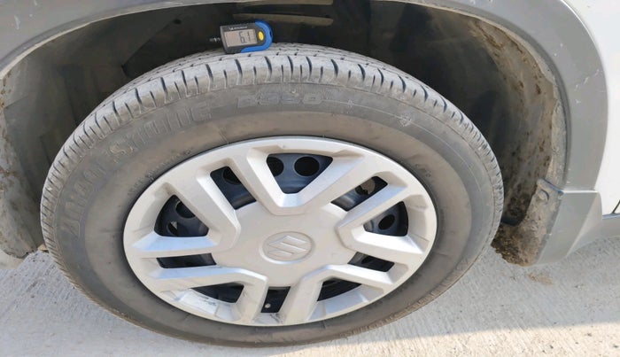 2017 Maruti Vitara Brezza VDI (O), Diesel, Manual, 1,27,763 km, tyre