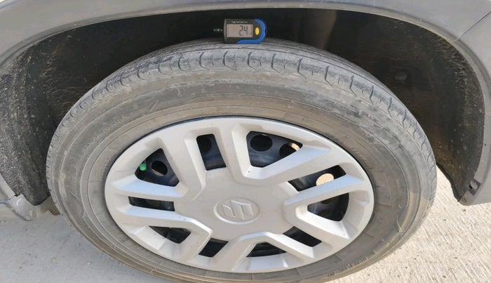 2017 Maruti Vitara Brezza VDI (O), Diesel, Manual, 1,27,763 km, tyre