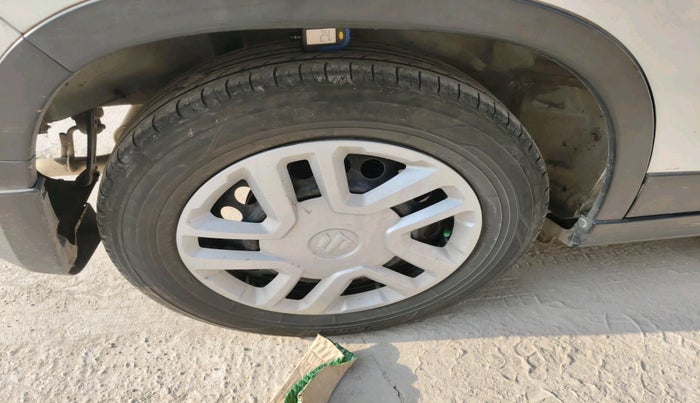 2017 Maruti Vitara Brezza VDI (O), Diesel, Manual, 1,27,763 km, tyre