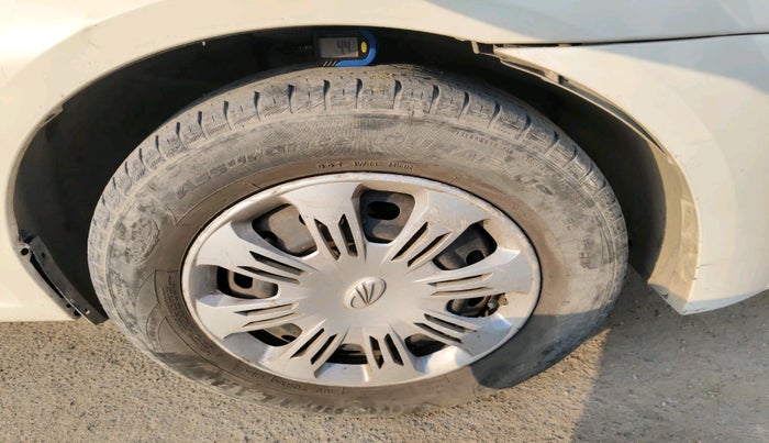 2019 Mahindra E VERITO D2, Electric, Automatic, 86,554 km, tyre