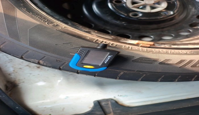 2020 Hyundai Creta SX AT 1.5 DIESEL, Diesel, Automatic, 1,04,208 km, tyre