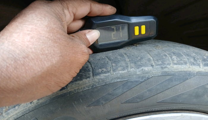 2014 Maruti Wagon R 1.0 LXI CNG, Petrol, Manual, 1,92,373 km, tyre