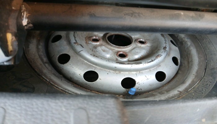 2014 Maruti Wagon R 1.0 LXI CNG, Petrol, Manual, 1,92,373 km, tyre