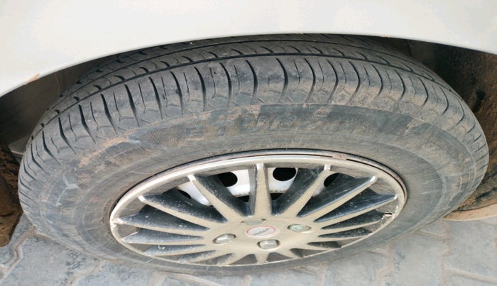 2020 Maruti Swift LXI, Petrol, Manual, 1,09,095 km, tyre