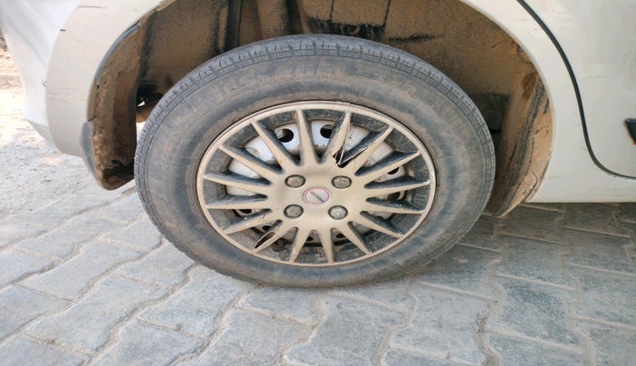 2020 Maruti Swift LXI, Petrol, Manual, 1,09,095 km, tyre