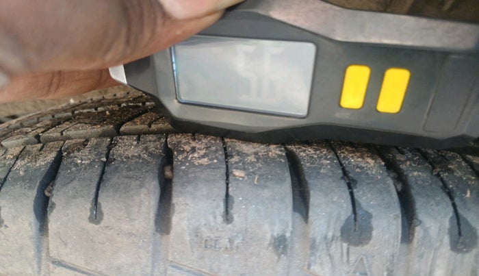 2024 Renault TRIBER RXT, Petrol, Manual, 10,341 km, tyre